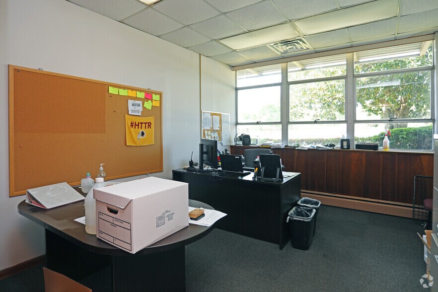 More Photos Of 572 S New St, Eden Distribution For Lease
