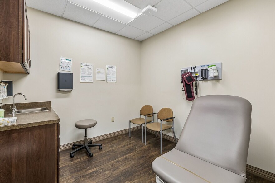 More Photos Of 8030 Camp Bowie West Blvd, Fort Worth Medical For Sale