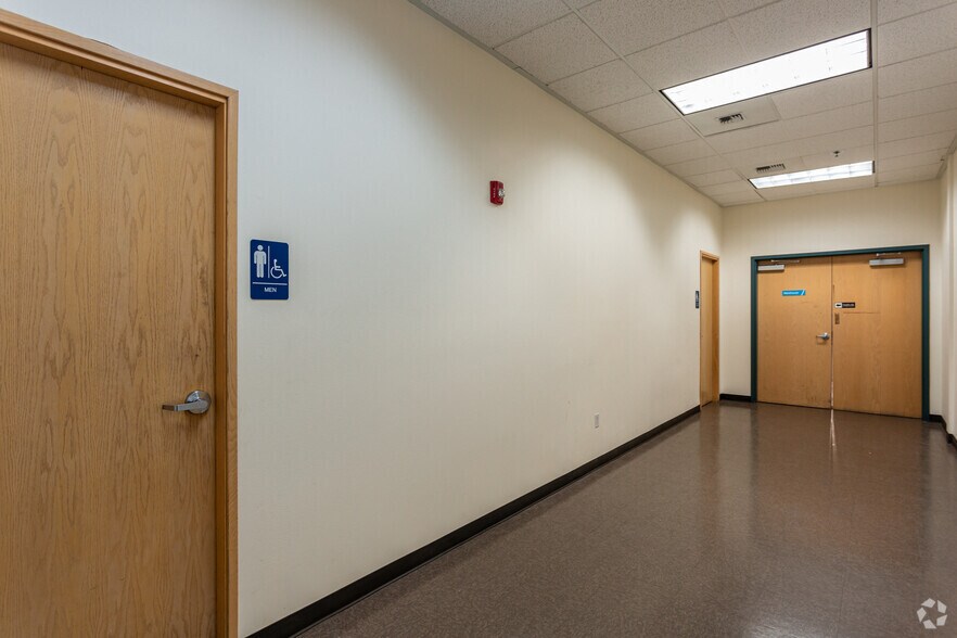 More Photos Of 1101 SW 16th St, Renton Warehouse For Lease