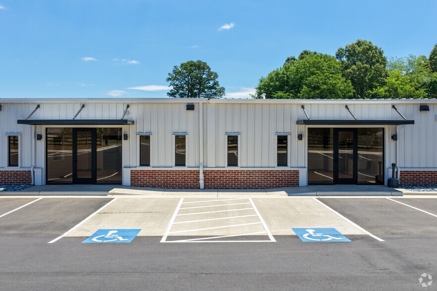 More Photos Of 114 S State St, Haw River Manufacturing For Lease