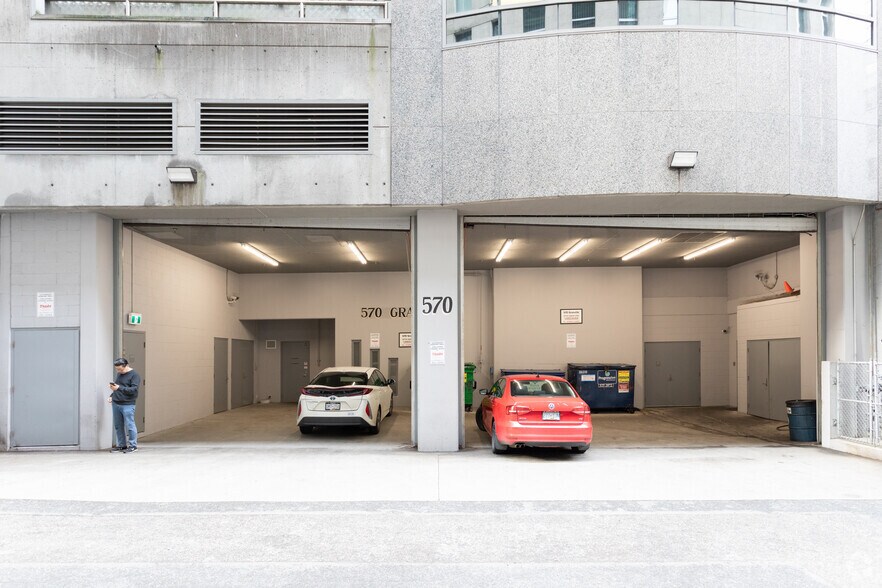 More Photos Of 570 Granville St, Vancouver Office For Sale