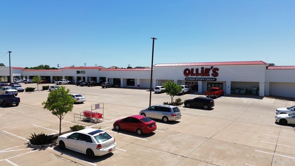 More Photos Of 800-828 W Edmond Rd, Edmond Unknown For Lease