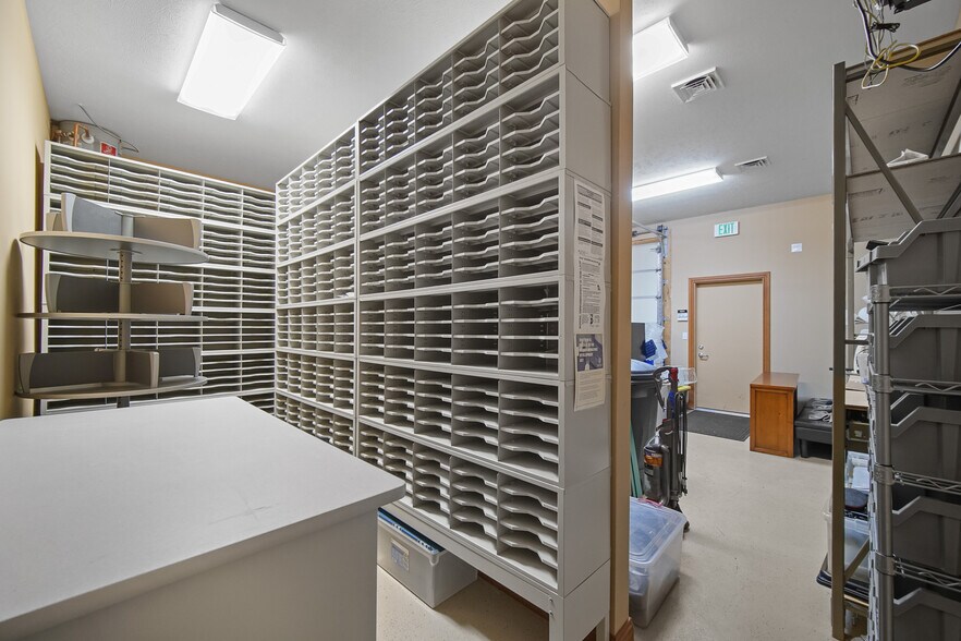 More Photos Of 2502 Beech St, Valparaiso Storefront For Sale