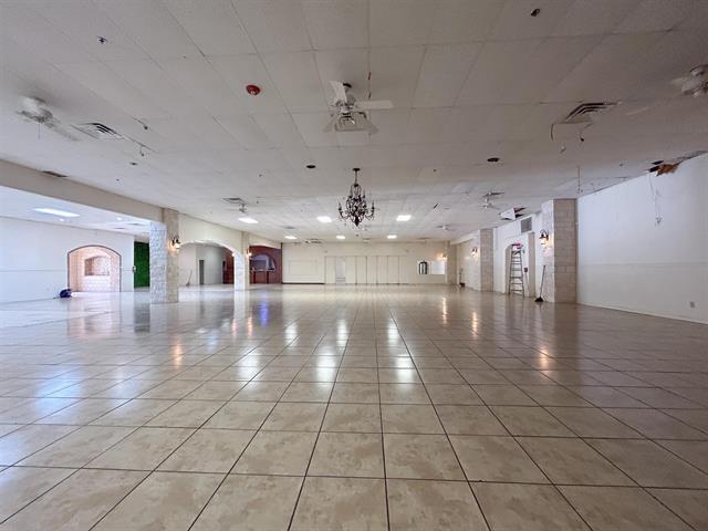 More Photos Of 819 Los Presidentes Ave, Laredo Storefront Retail Office For Sale