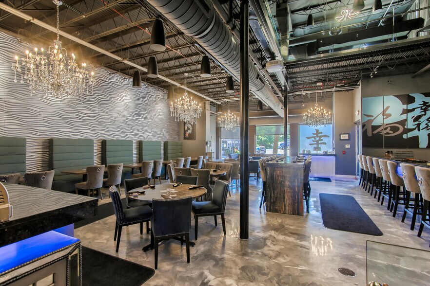 More Photos Of 312 W Main St, St Charles Restaurant For Lease