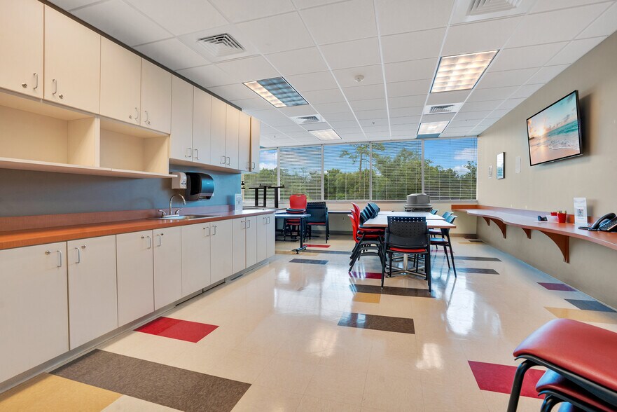 More Photos Of 177 Montgomery Rd, Altamonte Springs Medical For Sale