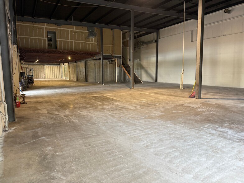 More Photos Of 1190 Pompton Ave, Cedar Grove General Retail For Lease