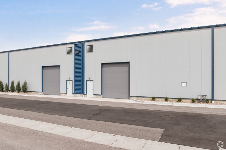 More Photos Of 6556 S Airport Rd, West Jordan Industrial For Lease