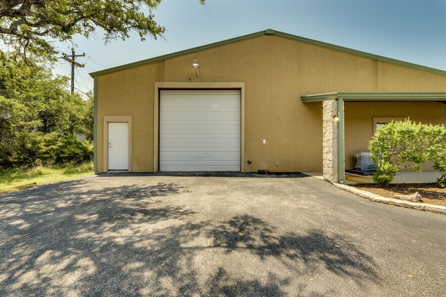 More Photos Of 14121 W US 290 Hwy, Austin Warehouse For Lease