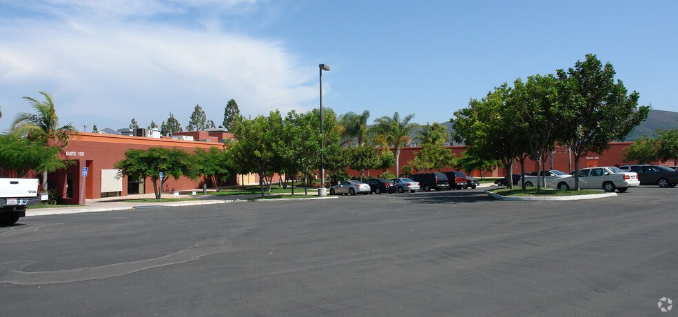 More Photos Of 1370 W San Marcos Blvd, San Marcos Flex For Lease