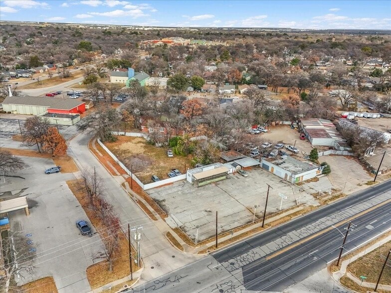 More Photos Of 3509 E Belknap St, Fort Worth Auto Dealership For Sale