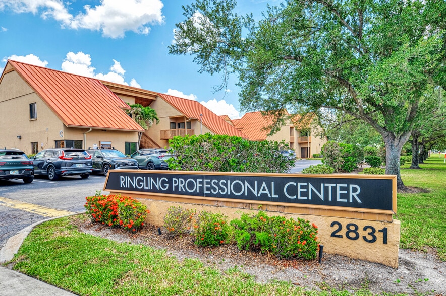 More Photos Of 2831 Ringling Blvd, Sarasota Medical For Sale