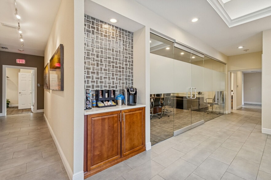 More Photos Of 5308 Central Ave, Saint Petersburg Office Residential For Sale
