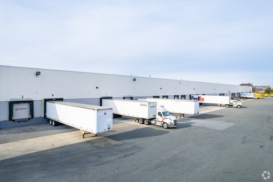 More Photos Of 7566 Morris Ct, Allentown Distribution For Lease