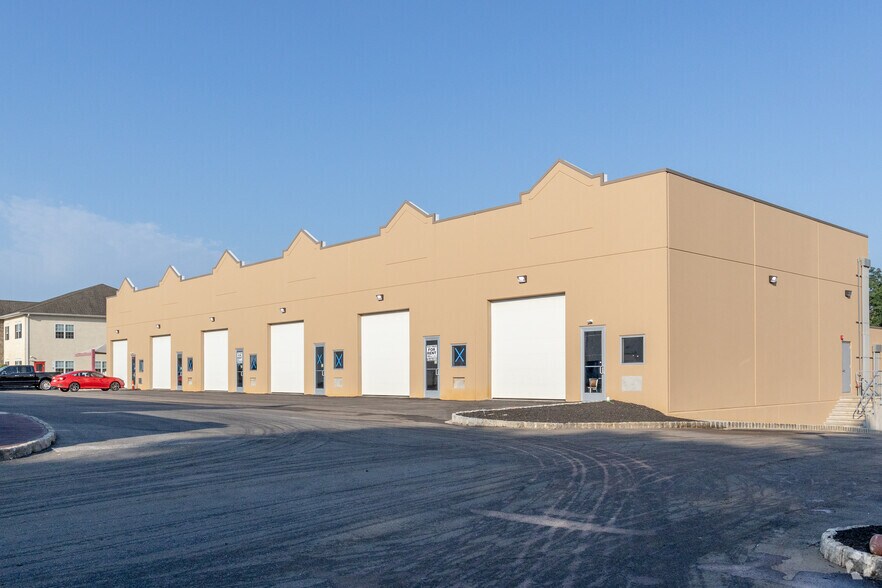 Primary Photo Of 130 S Main St, Marlboro Flex For Lease
