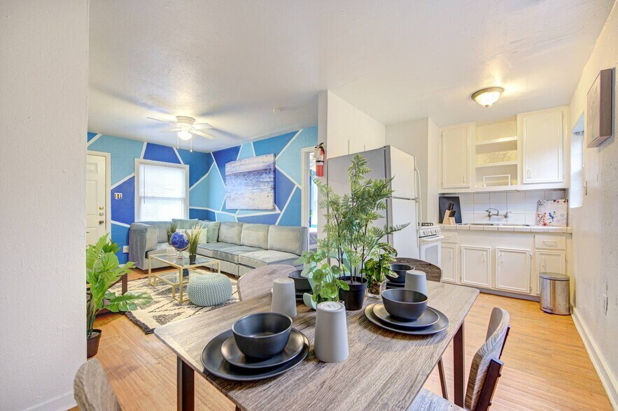 More Photos Of 2917-2919 Ashley St, Houston Apartments For Sale