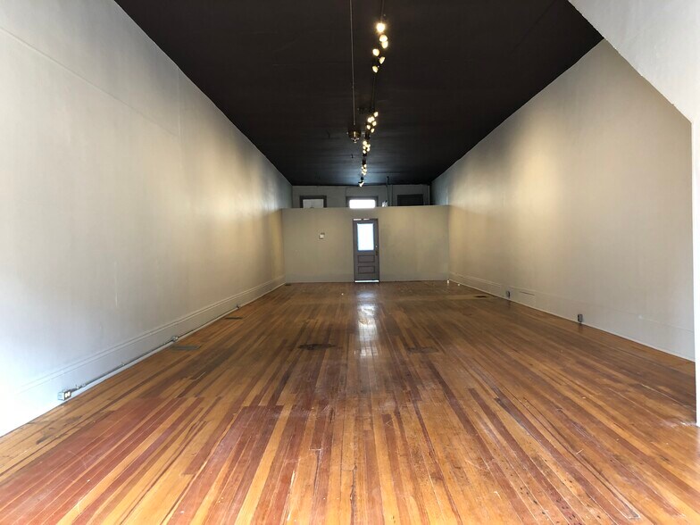 More Photos Of 17 Main St, Penn Yan Storefront Retail Residential For Lease