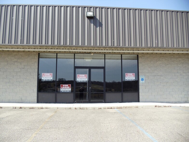 More Photos Of 4857 State Route 93, Oak Hill Freestanding For Lease