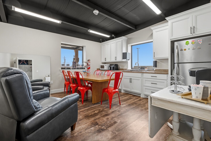 More Photos Of 5505 132nd st, Lubbock Industrial For Sale