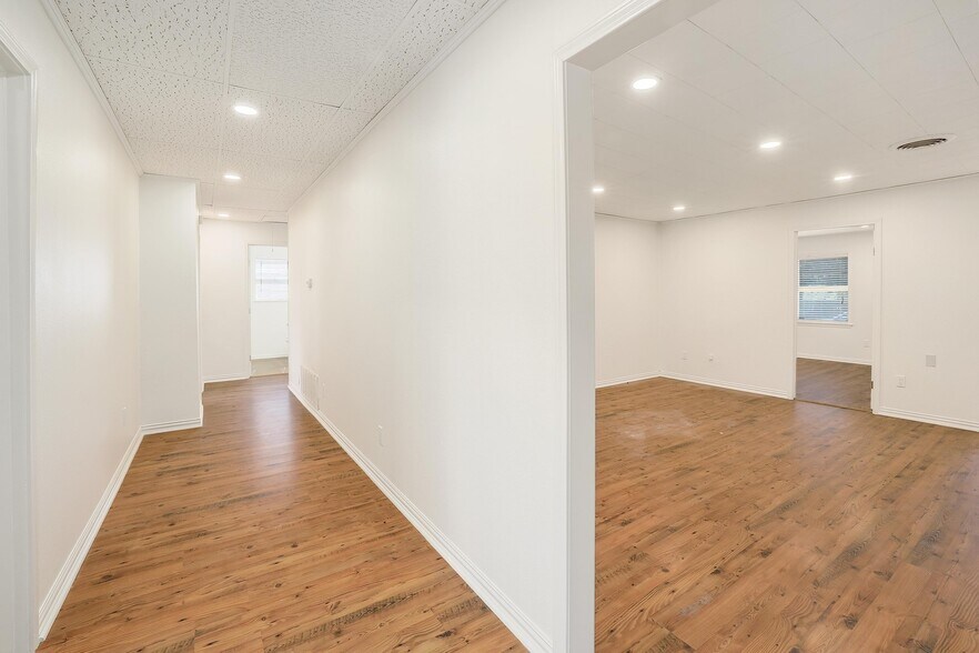 More Photos Of 508 Fm-1460, Georgetown Office For Sale