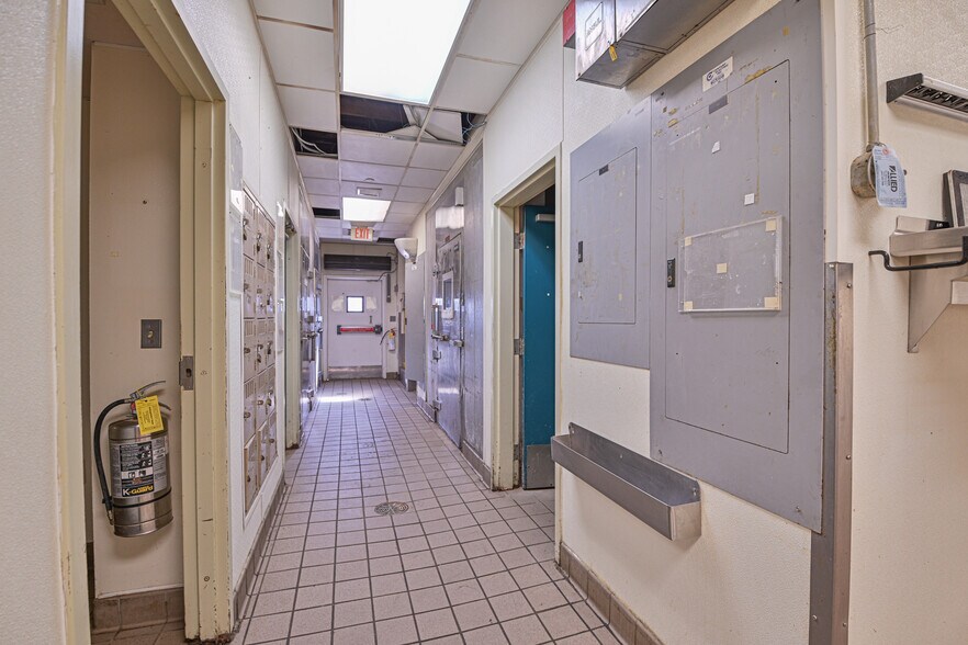 More Photos Of 2675 32nd Ave S, Grand Forks Restaurant For Sale