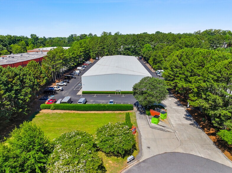 More Photos Of 4255 Trotters Way, Alpharetta Distribution For Lease