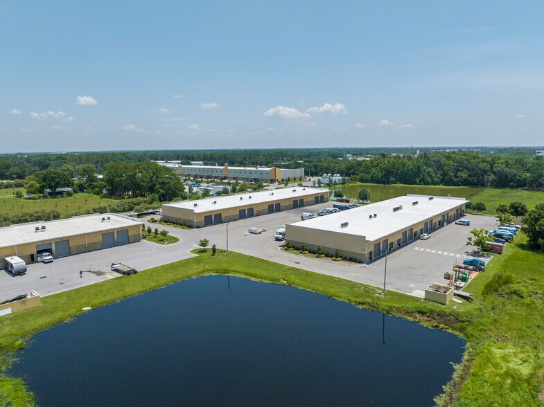 More Photos Of 3928 Anchuca Dr, Lakeland Warehouse For Lease