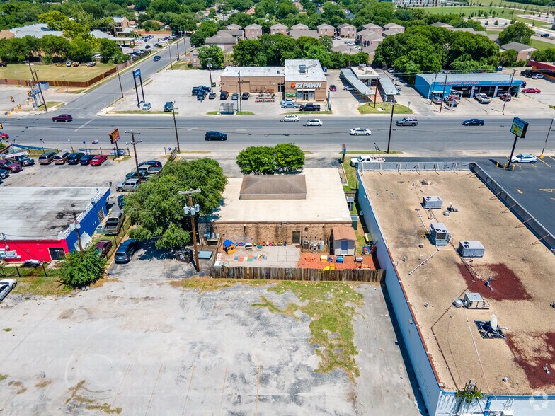 More Photos Of 903 S WW White Rd, San Antonio Loft Creative Space For Sale