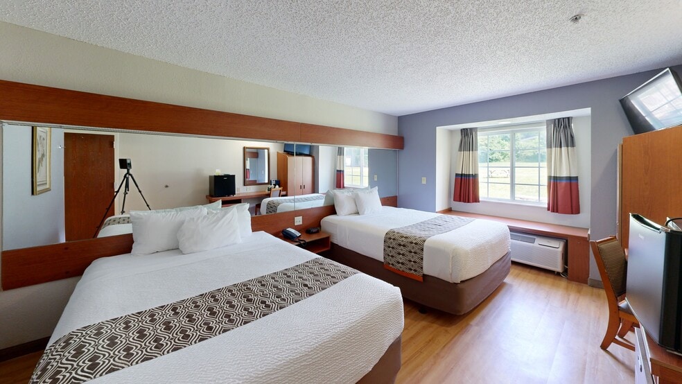 More Photos Of 674 Casino Trl, Cherokee Hotel For Sale
