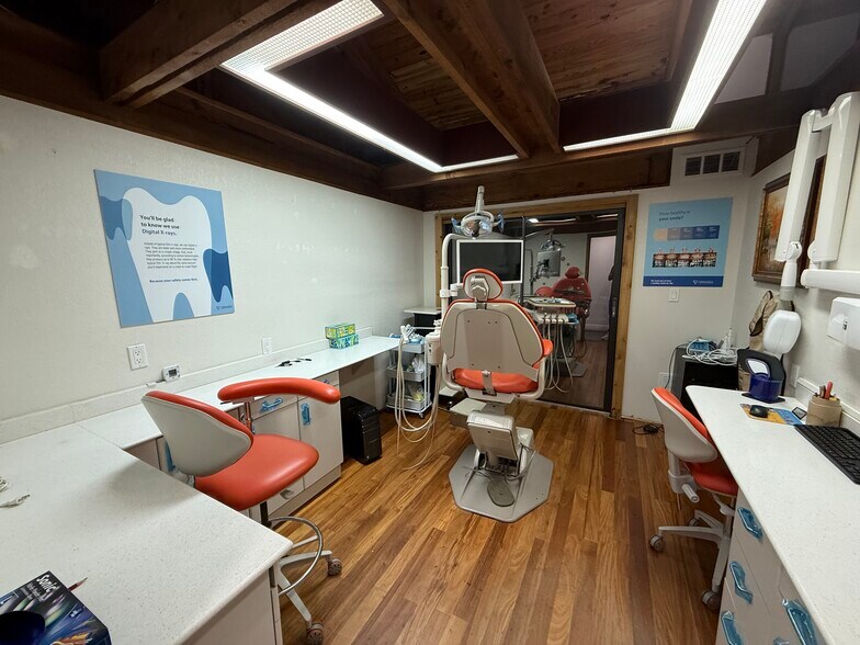 More Photos Of 8200 W Sunrise Blvd, Plantation Office For Sale