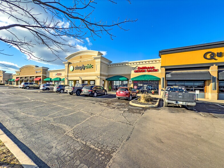More Photos Of 160 Plainfield Village Dr, Plainfield General Retail For Sale
