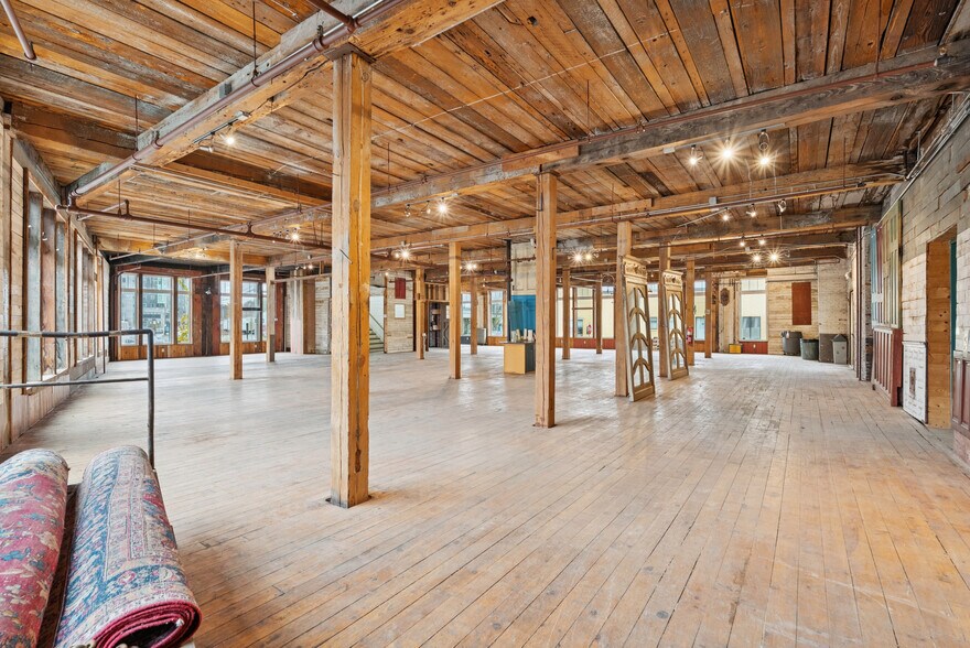 More Photos Of 131 Preble St, Portland Freestanding For Sale