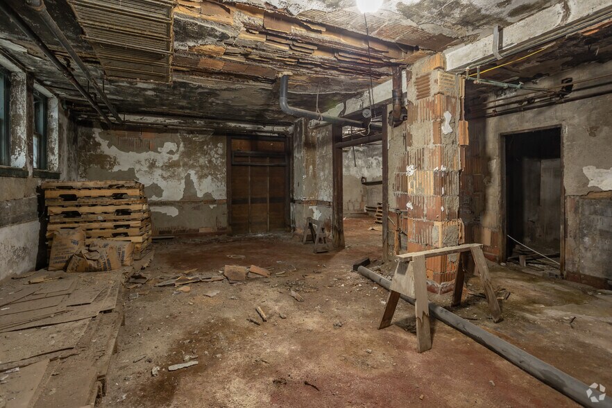 More Photos Of 102 33rd St, Pittsburgh Warehouse For Sale