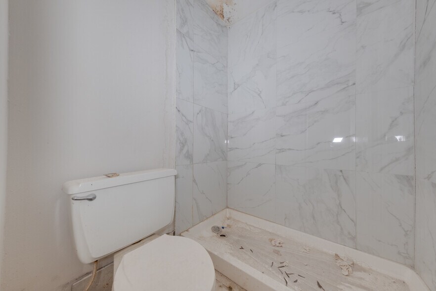 More Photos Of 2915 E Interstate 40, Amarillo Hotel For Sale