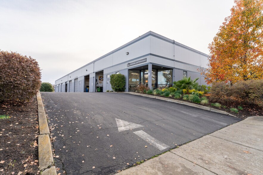 More Photos Of 4949 Fulton Dr, Fairfield Research And Development For Lease