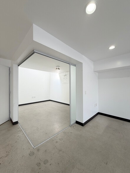 More Photos Of 3767 Overland Ave, Los Angeles Loft Creative Space For Lease