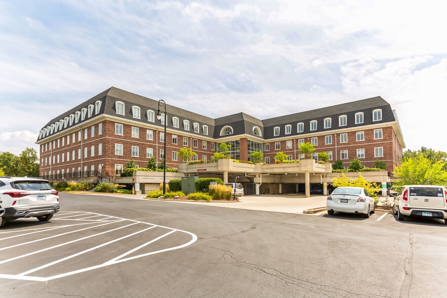 More Photos Of 908 N Elm St, Hinsdale Medical For Lease