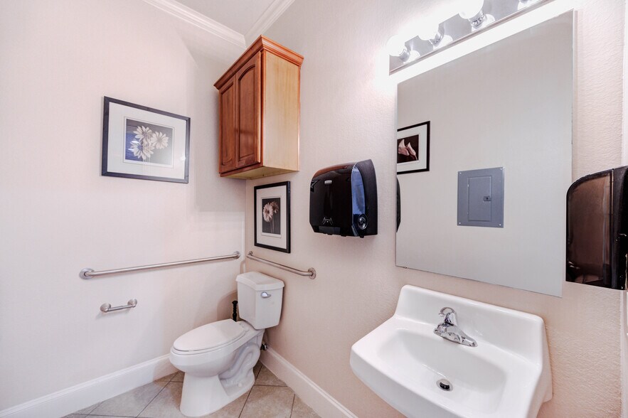 More Photos Of 1836 Snake River Rd, Katy Office Residential For Sale