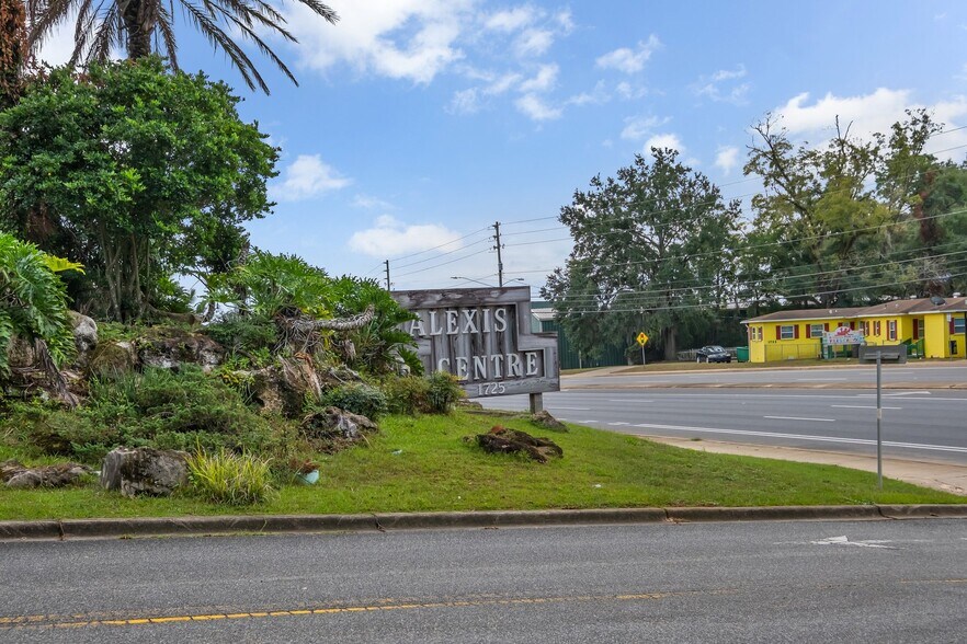 More Photos Of 1725 Capital Cir NE, Tallahassee Medical For Sale