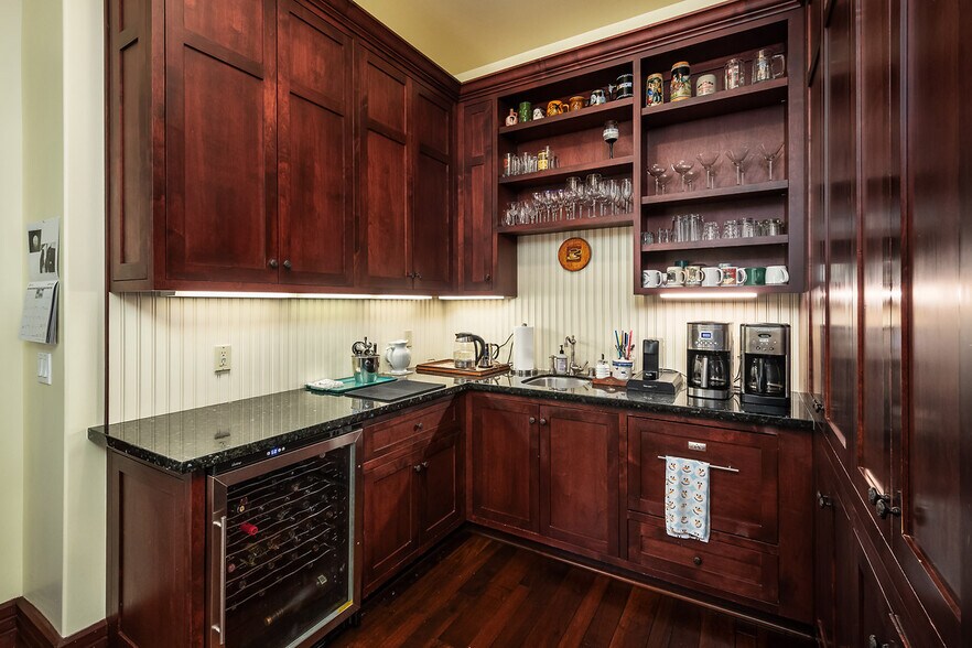 More Photos Of 333 G St, San Rafael Apartments For Sale