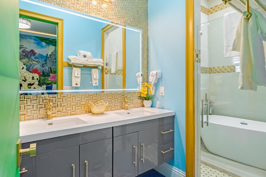 More Photos Of 1021 Fantasy Dr, Davenport Specialty For Sale