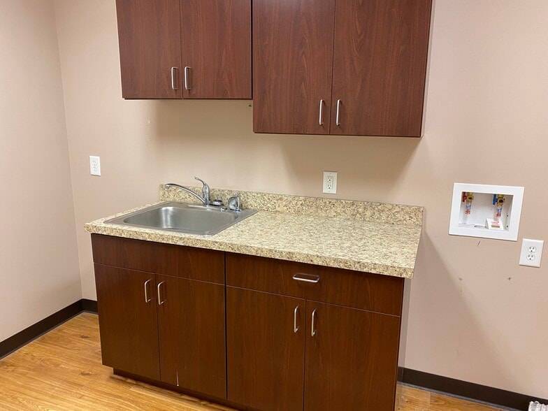 More Photos Of 1500 Oglethorpe Ave, Athens Medical For Lease