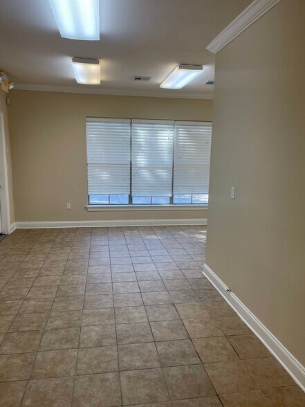 More Photos Of 2798 O'Neal Ln, Baton Rouge Office For Lease