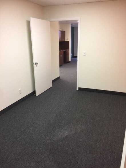 More Photos Of 6800 W Commercial Blvd, Lauderhill Office For Lease