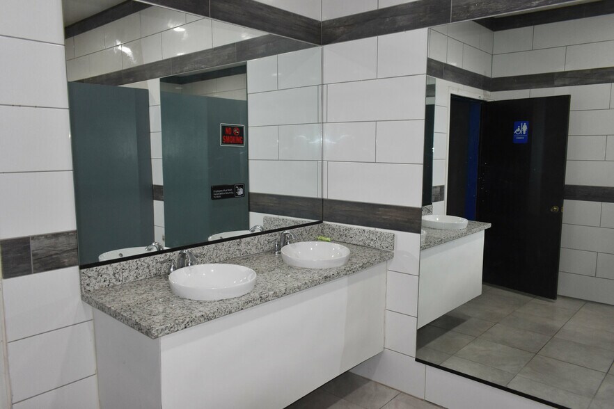 More Photos Of 9700-9950 Fondren Rd, Houston Unknown For Lease