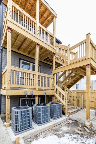 More Photos Of 542 Lawndale ave, Chicago Apartments For Sale