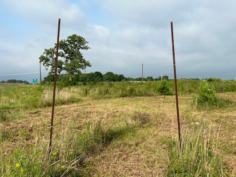 More Photos Of South US Hwy 79/84, Palestine Land For Sale