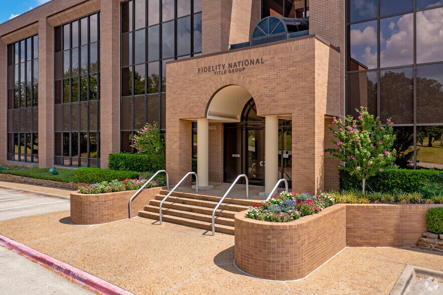 More Photos Of 4600 Fuller Dr, Irving Office For Lease