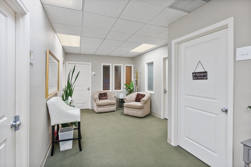More Photos Of 321 Burnett Ave S, Renton Office For Sale