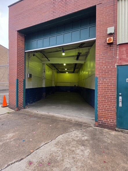More Photos Of 204 Auburn St, Pittsburgh Manufacturing For Lease
